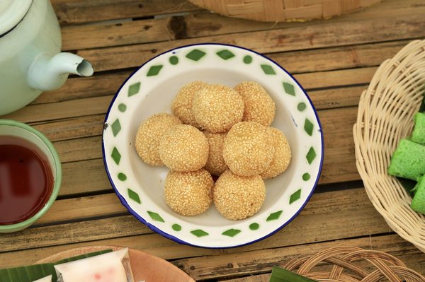 What specific features should a slimming-focused microwave have to encourage healthy meal preparation?